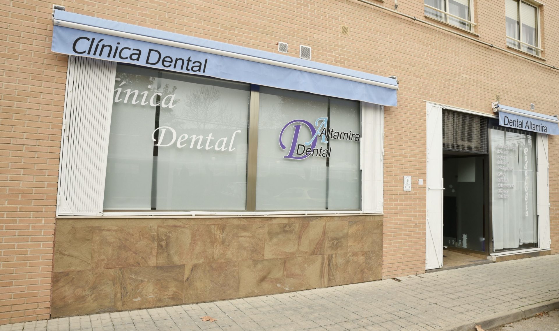 Exterior doble escaparate